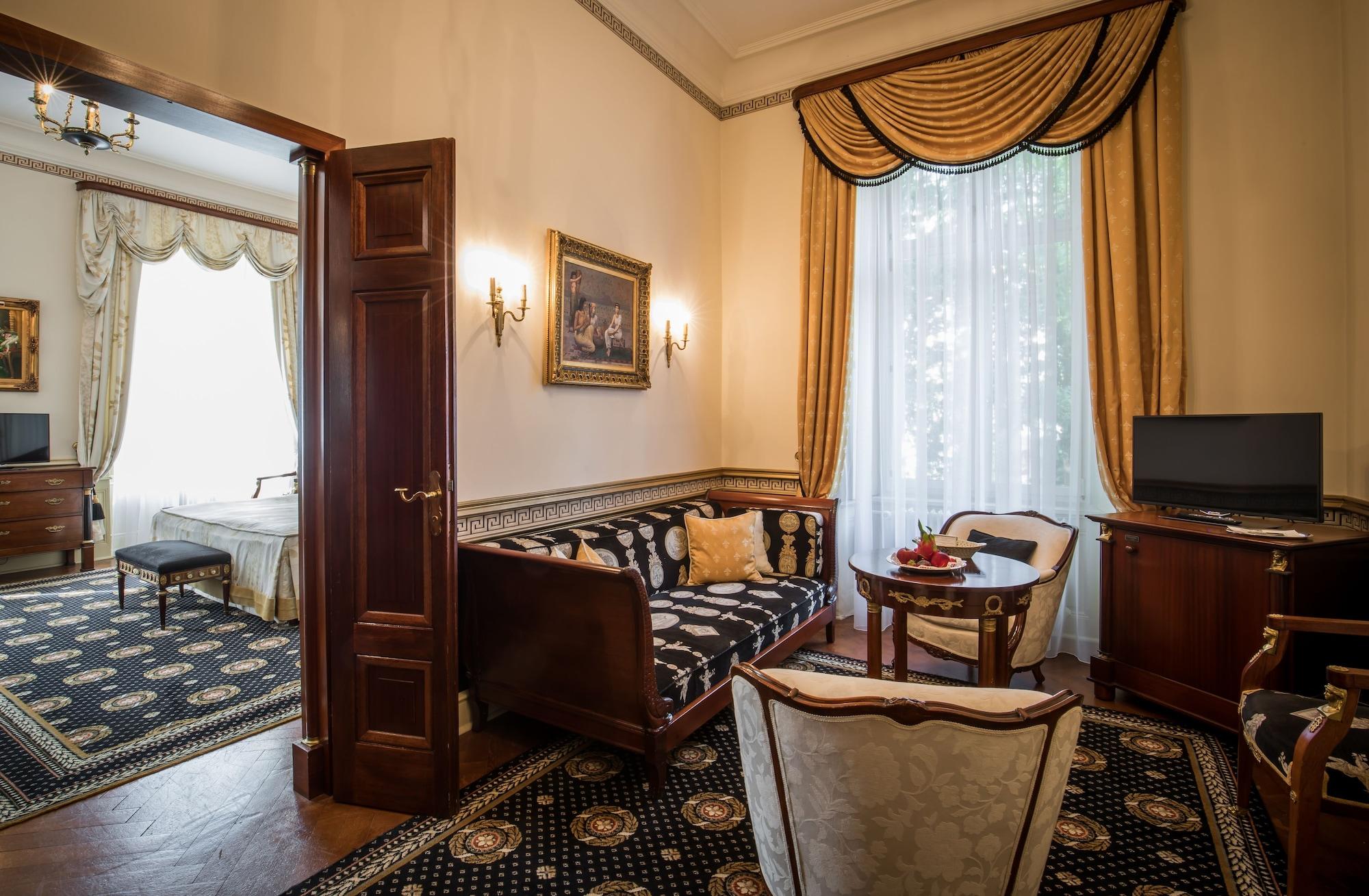 Belle Epoque Hotel