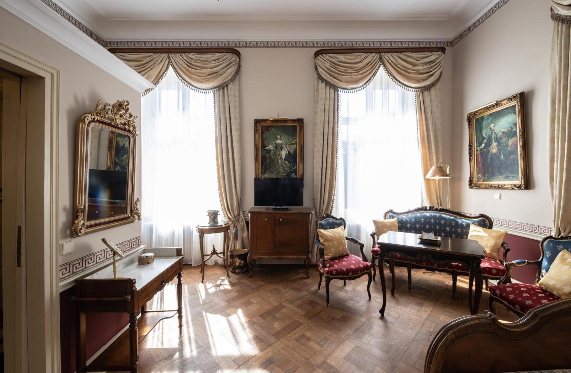 Belle Epoque Hotel